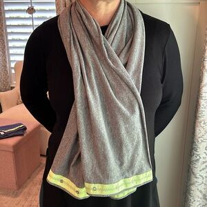 Gray ivivva scarf